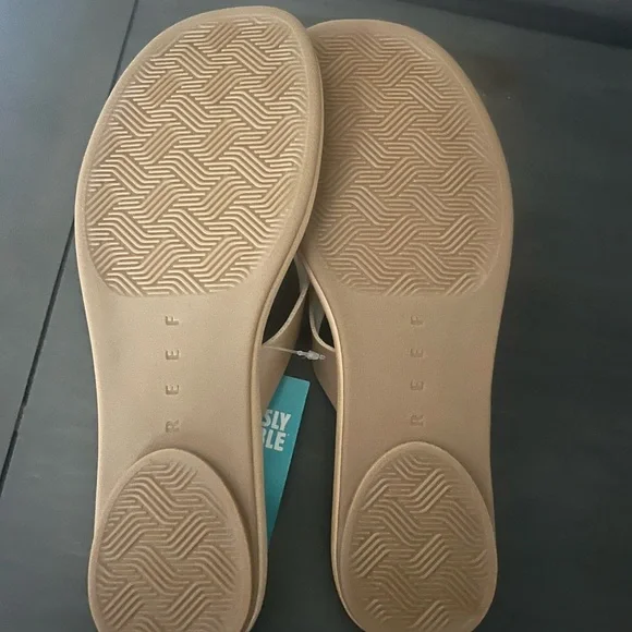 Reef Willow Ella Thong Flat Sandals - Picture 6 of 7